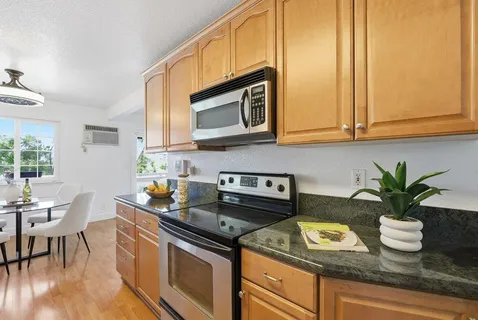 $949,000 | 565 West Latimer Avenue, Campbell, CA 95008