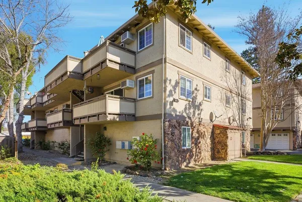 $899,000 | 565 West Latimer Avenue, Campbell, CA 95008