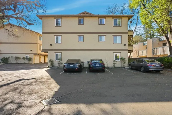 $899,000 | 565 West Latimer Avenue, Campbell, CA 95008