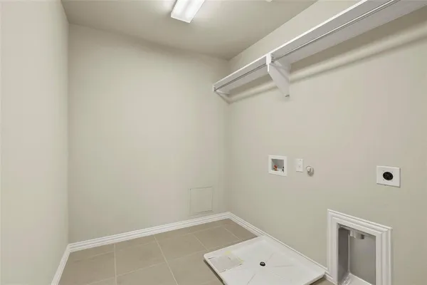 $3,600 | 3921 St Ives Lane, Lewisville, TX 75056