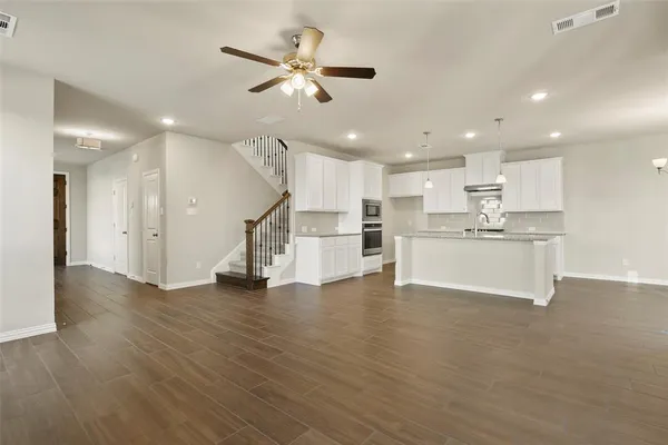 $3,600 | 3921 St Ives Lane, Lewisville, TX 75056