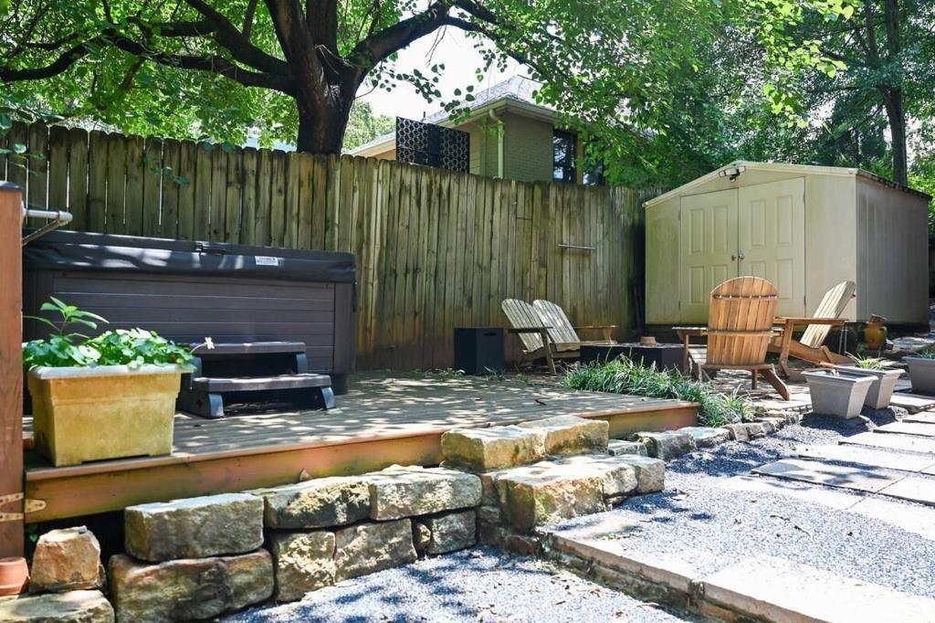 2076 Ridgedale Road Northeast Atlanta, GA 30317 - Photo 4 of 40