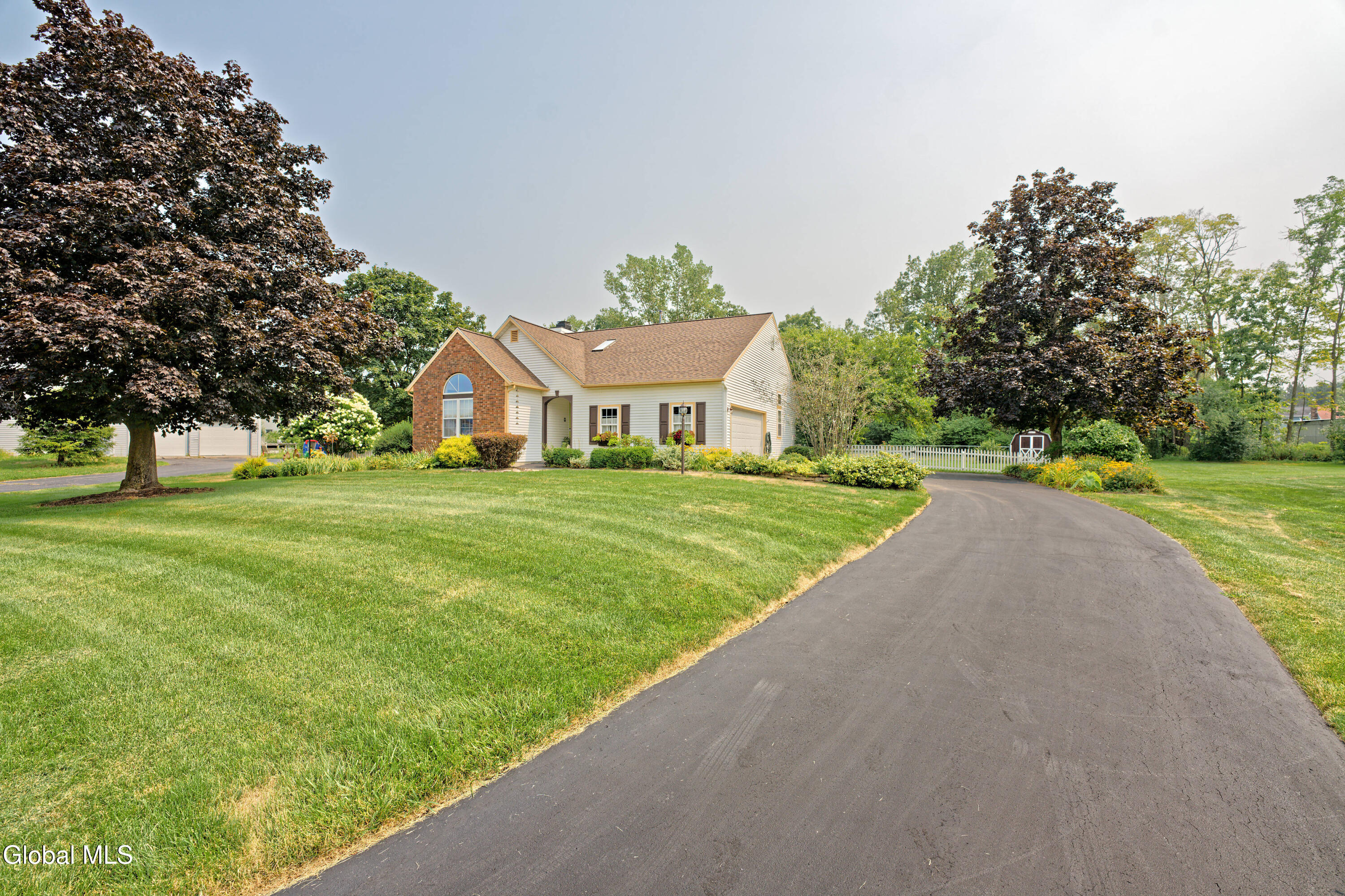 4 Sierra Trace Malta, NY 12019 - Photo 4 of 41 0 Front 2