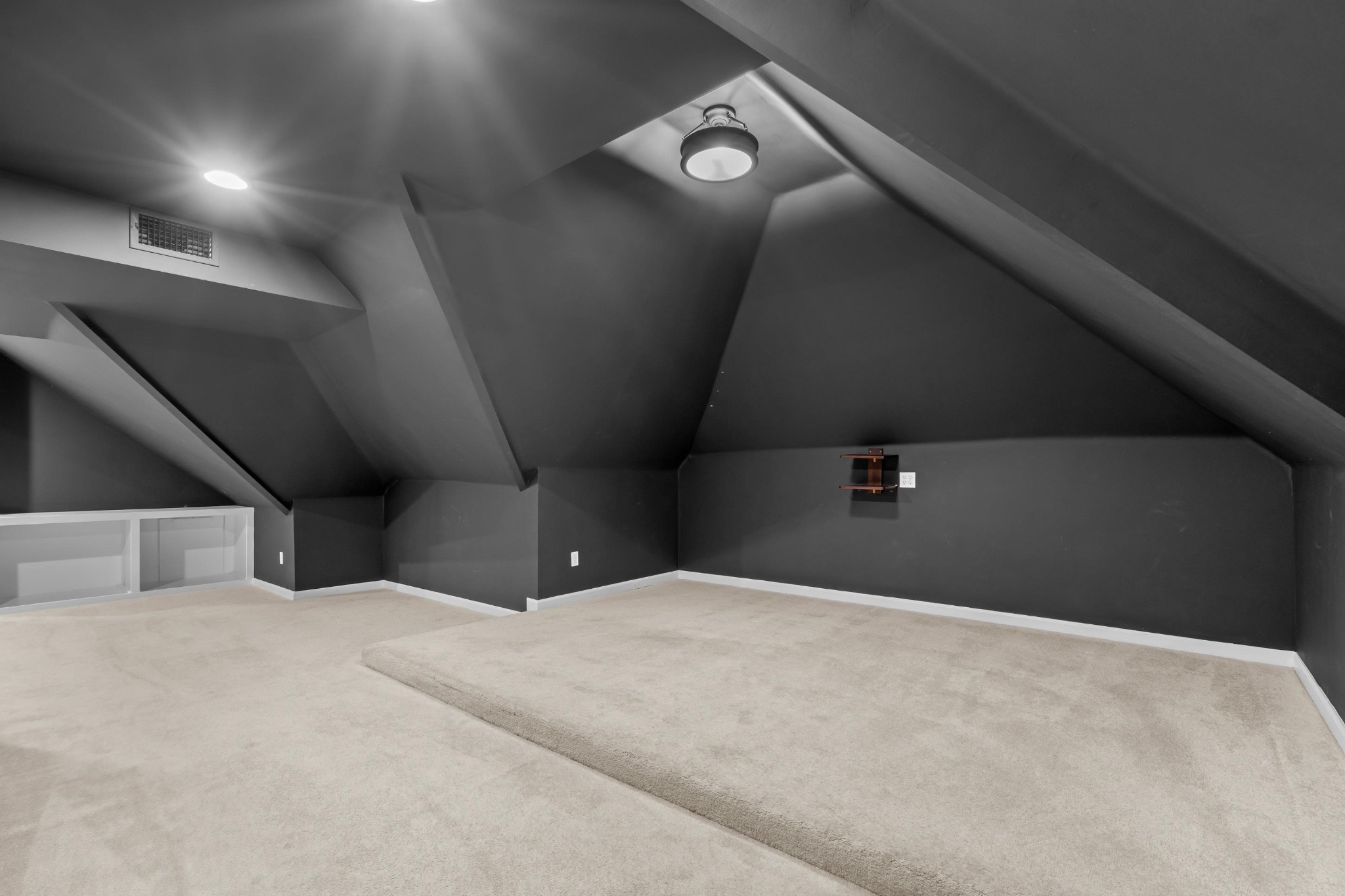 927 Oakmont Ridge Cove Collierville, TN 38017 - Photo 29 of 40 a bedroom with a bed and a night stand