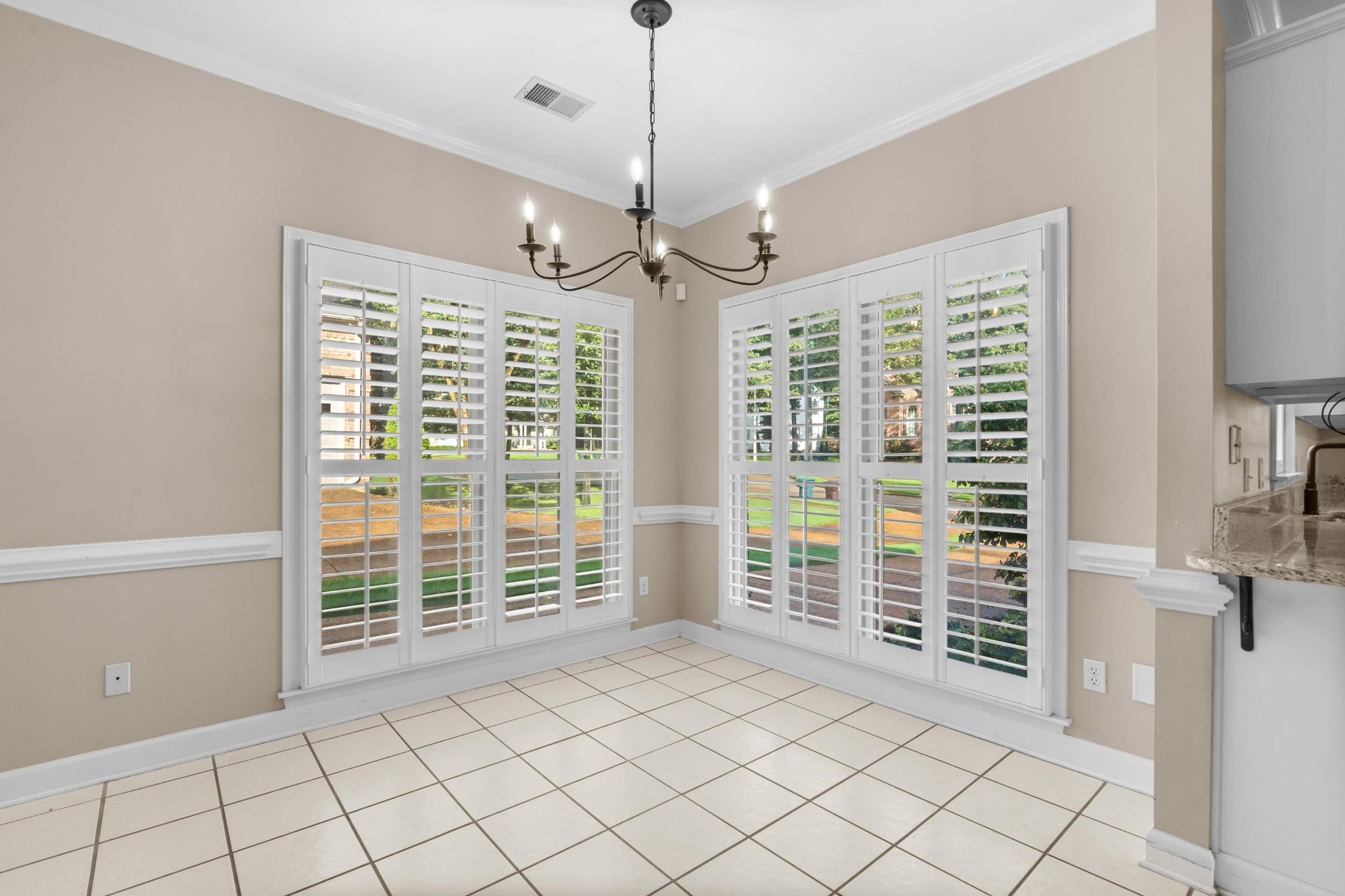 927 Oakmont Ridge Cove Collierville, TN 38017 - Photo 6 of 40 a view of empty room with windows