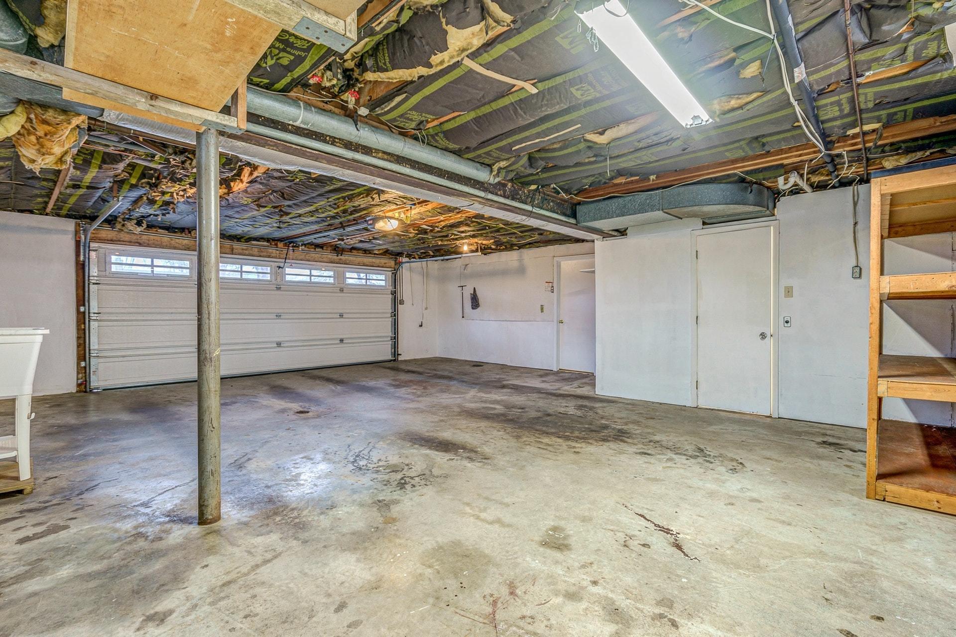 3586 Forester Road Southwest Roanoke, VA 24018 - Photo 35 of 51 a view of a garage