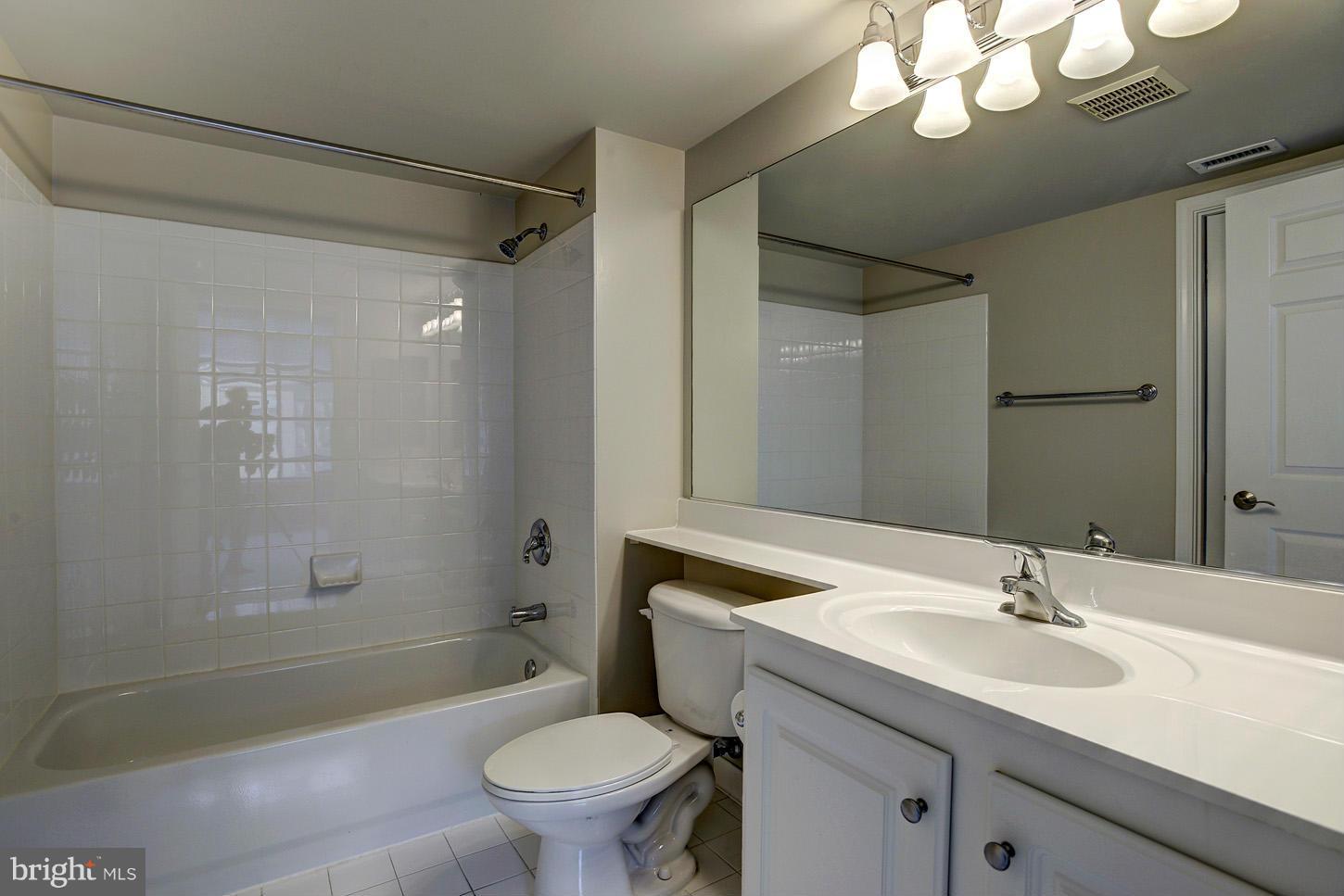11710 Old Georgetown Road, Unit 208 North Bethesda, MD 20852 - Photo 16 of 22 Bath