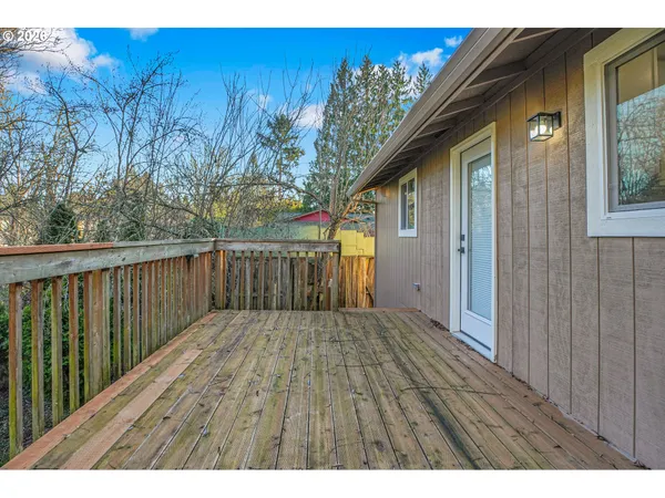 $524,900 | 680 Southwest Willow Creek Drive, Beaverton, OR 97003