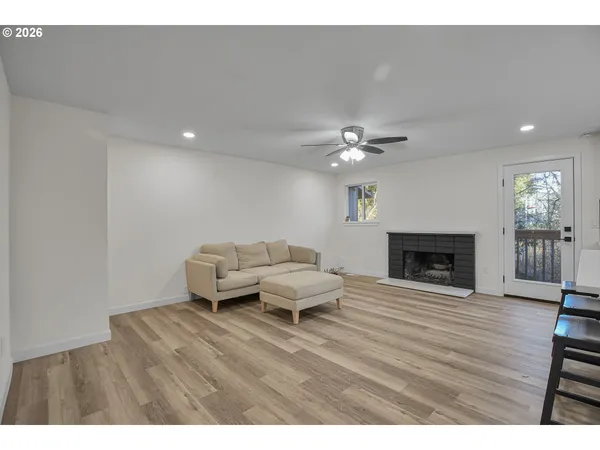 $524,900 | 680 Southwest Willow Creek Drive, Beaverton, OR 97003