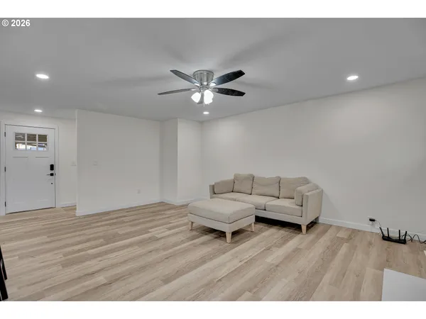 $524,900 | 680 Southwest Willow Creek Drive, Beaverton, OR 97003