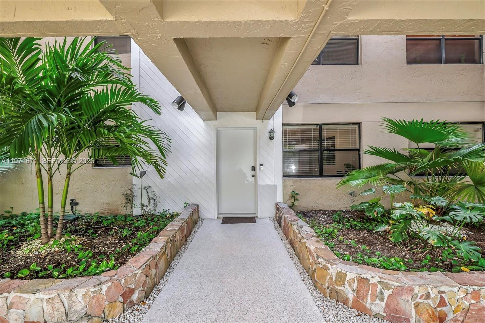 601 Ives Dairy Road Miami, FL 33179 - Photo 29 of 42