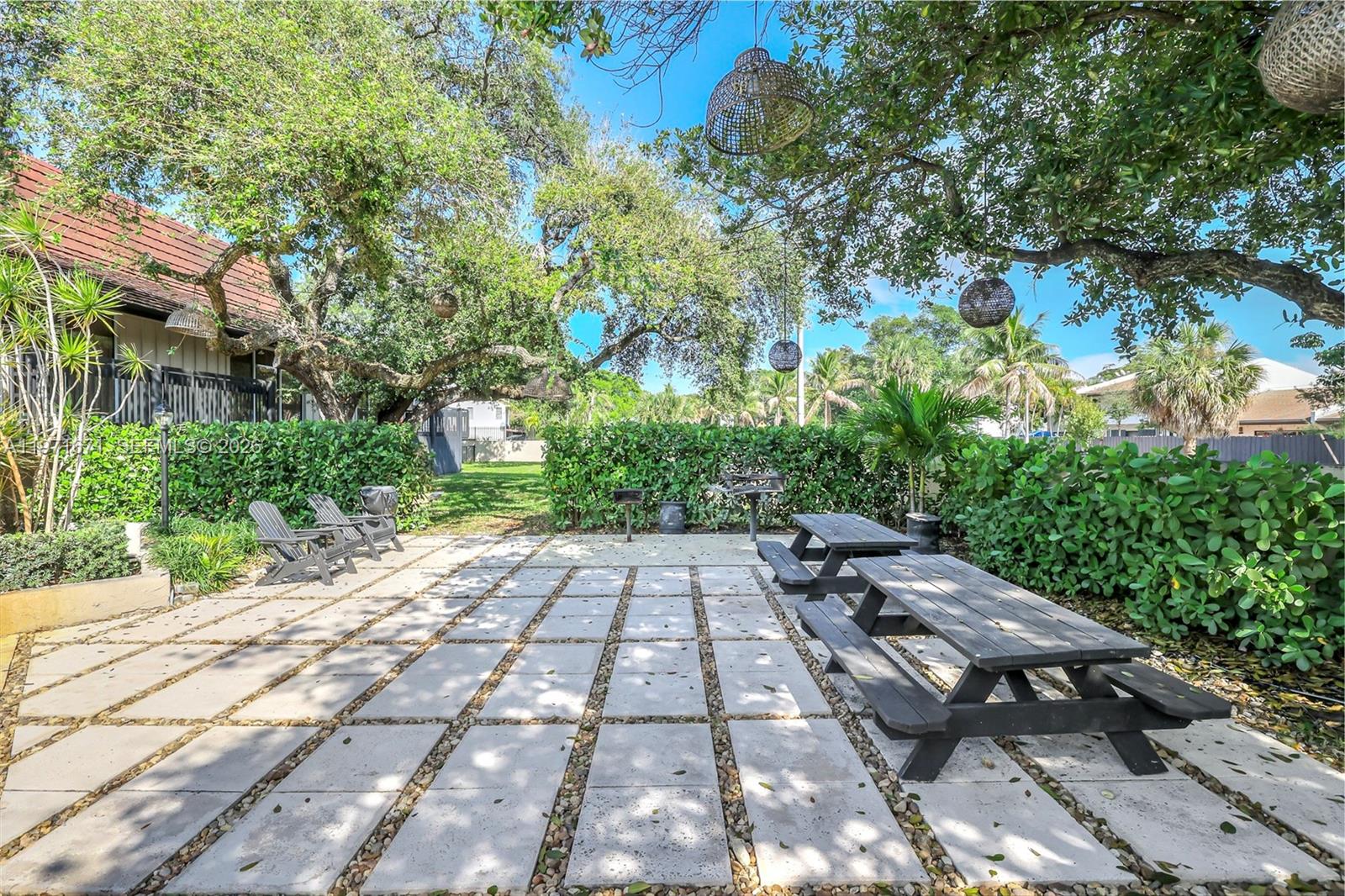 601 Ives Dairy Road Miami, FL 33179 - Photo 38 of 42