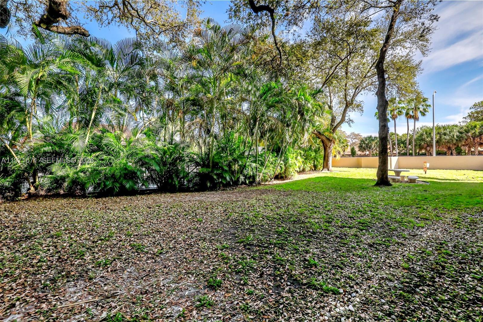 601 Ives Dairy Road Miami, FL 33179 - Photo 9 of 42