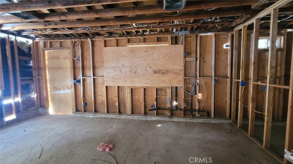 2922 Hillburn Road Bakersfield, CA 93306 - Photo 5 of 15 a view of water heater room