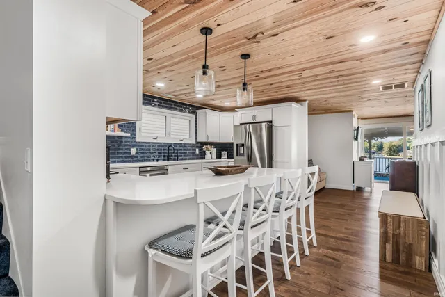 $765,000 | 456 Spring Beach Road, Rome City, IN 46784