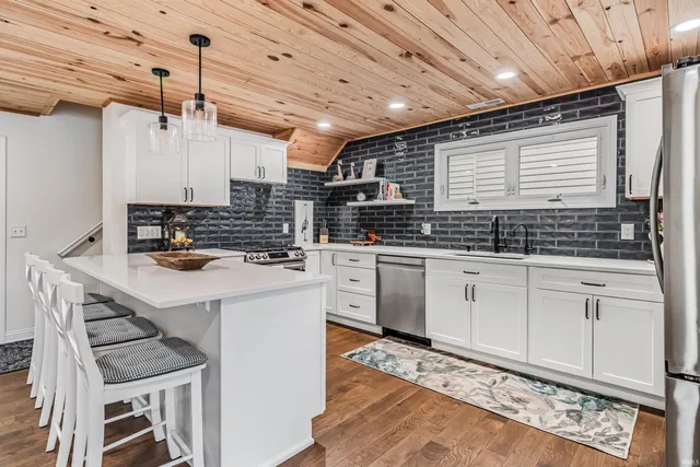 $765,000 | 456 Spring Beach Road, Rome City, IN 46784