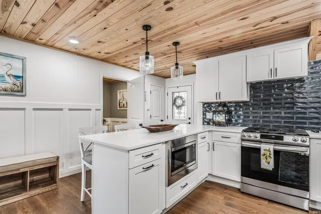 $765,000 | 456 Spring Beach Road, Rome City, IN 46784