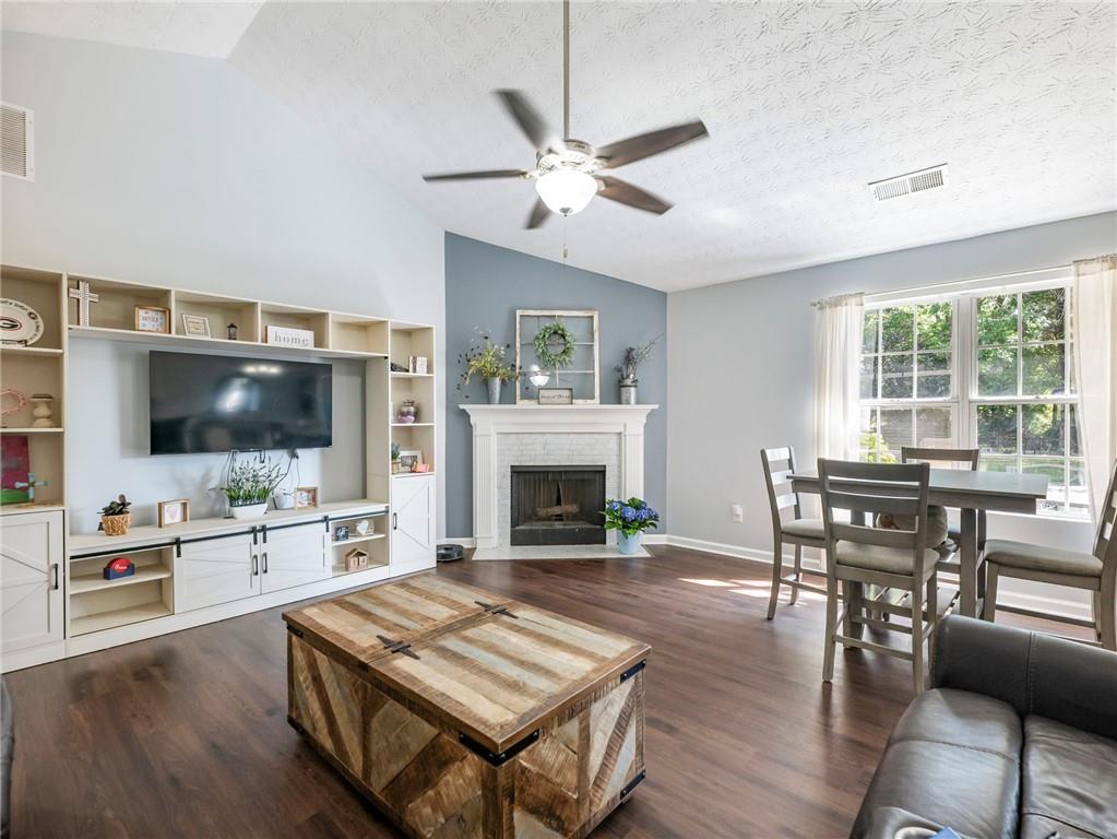 95 Joshua Way Hoschton, GA 30548 - Photo 4 of 43