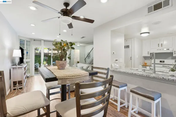 $398,000 | 5505 Roundtree Drive, Unit B, Concord, CA 94521
