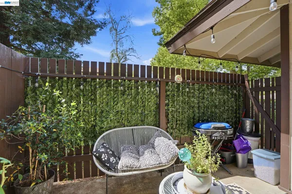 $398,000 | 5505 Roundtree Drive, Unit B, Concord, CA 94521