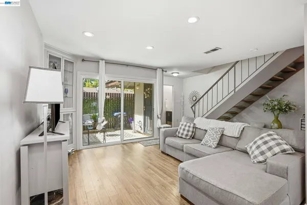 $398,000 | 5505 Roundtree Drive, Unit B, Concord, CA 94521