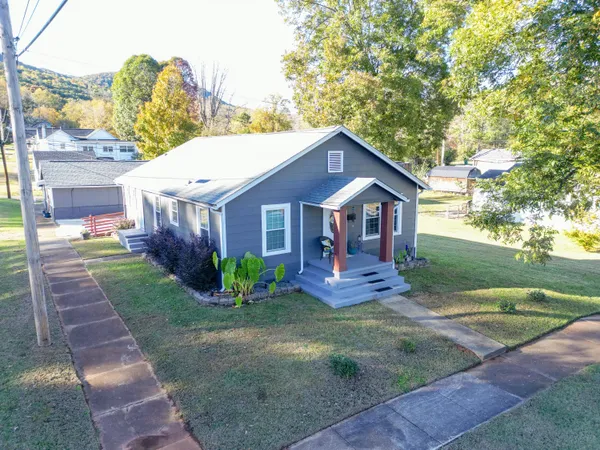 $329,900 | 618 Elm Avenue, South Pittsburg, TN 37380