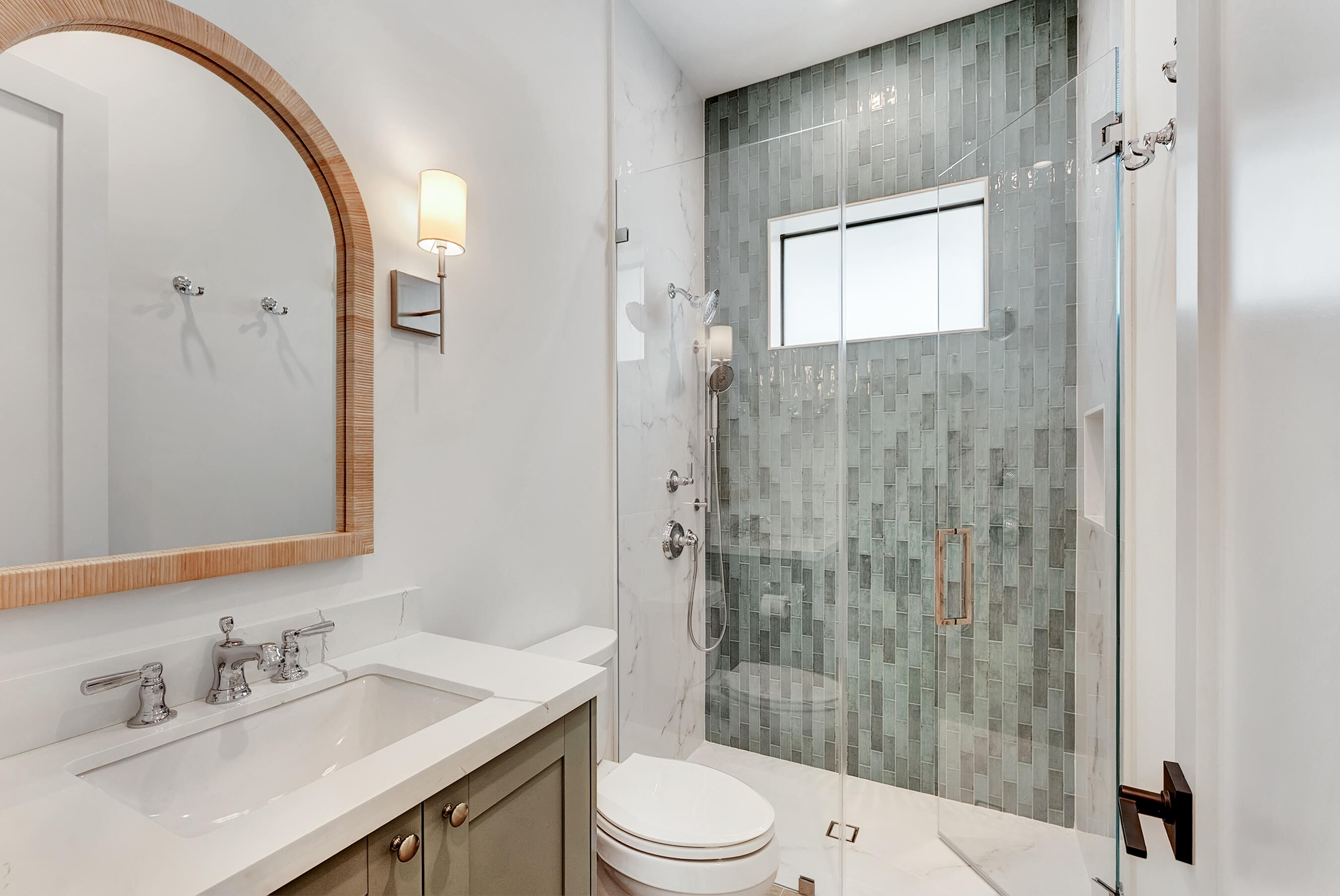 3205 Beacon Street Pompano Beach, FL 33062 - Photo 20 of 41 Bathroom 2