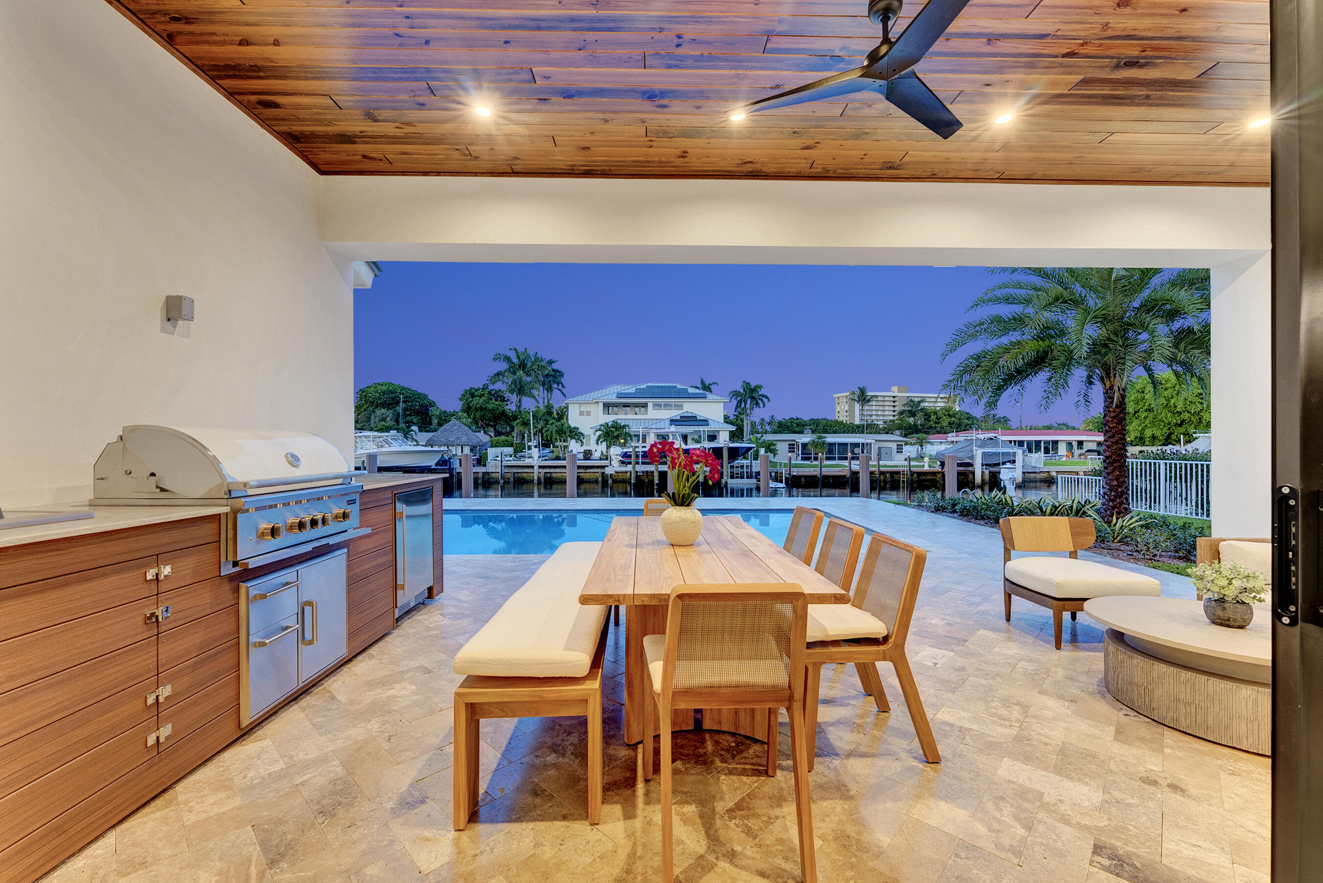 3205 Beacon Street Pompano Beach, FL 33062 - Photo 31 of 41 Outdoor dining