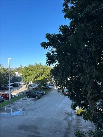 $159,000 | 484 Northwest 165th St Road, Unit A316, Miami, FL 33169