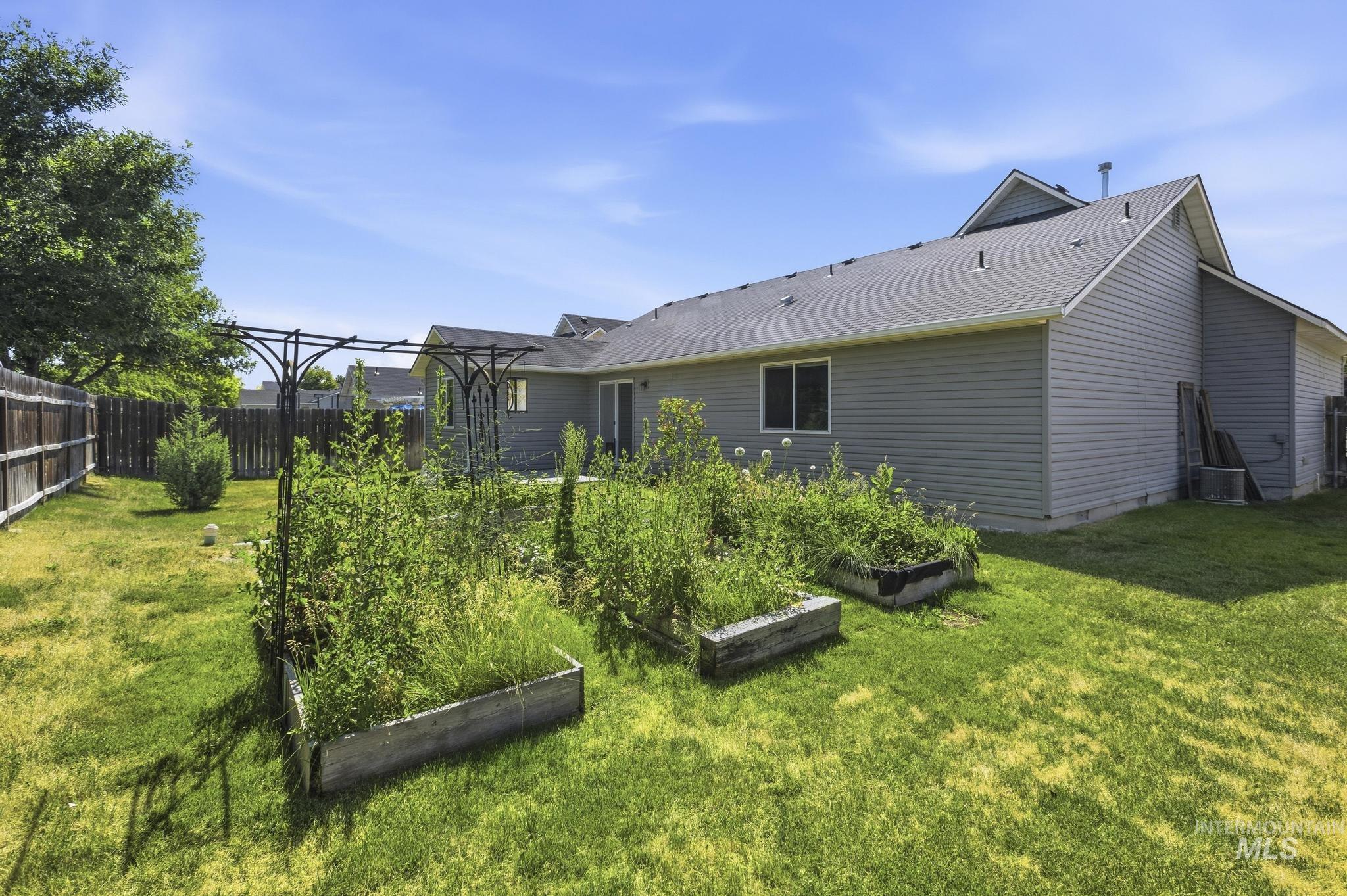 2611 Carnegie Street Caldwell, ID 83607 - Photo 35 of 46