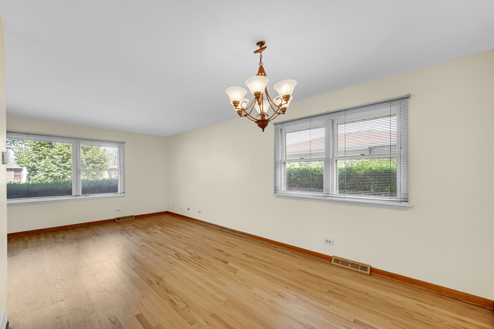 2042 West Spring Ridge Drive Arlington Heights, IL 60004 - Photo 5 of 25
