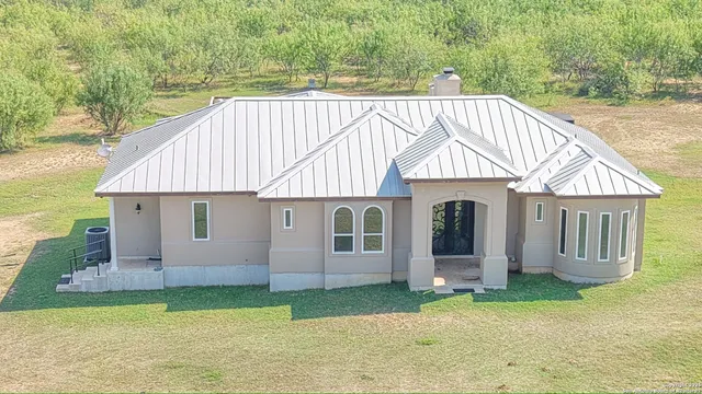 $1,350,000 | 4947 Farm To Market 2200, Hondo, TX 78861