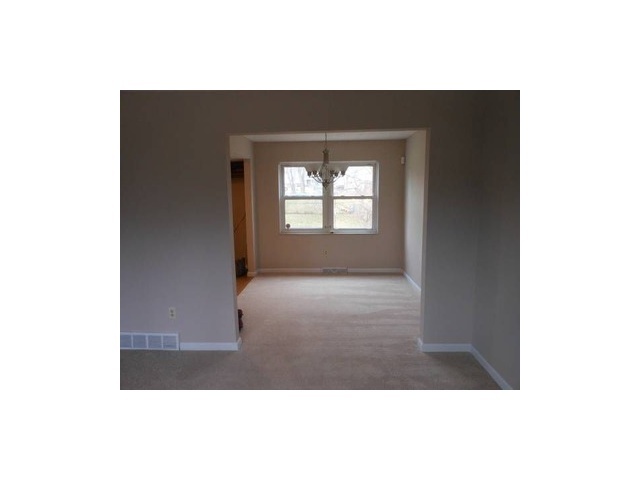 1373 Greenock Road Columbus, OH 43228 - Photo 3 of 4 Gallery Image 3