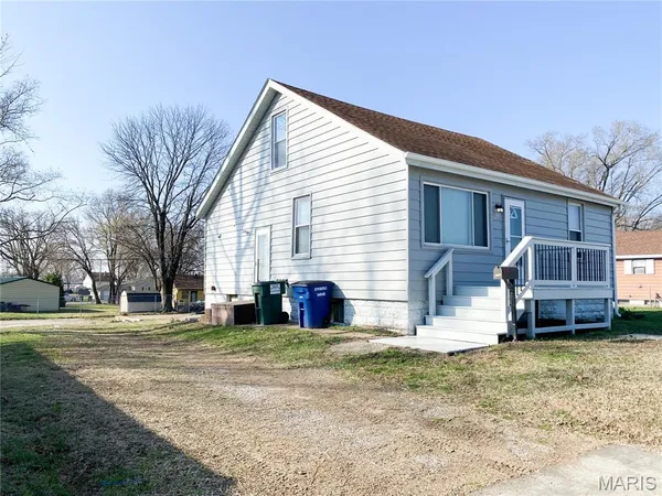 $129,900 | 2020 6th Street, Madison, IL 62060