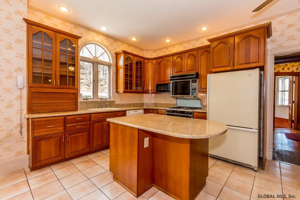 77 Schermerhorn Road Rotterdam, NY 12306 - Photo 4 of 25 Photo 4