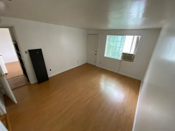 $3,945 | 864 Glencoe Drive, San Diego, CA 92114