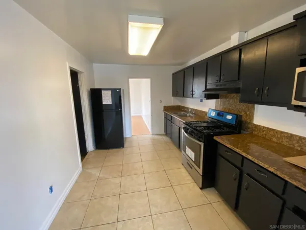 $3,945 | 864 Glencoe Drive, San Diego, CA 92114