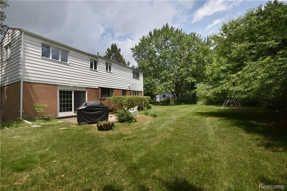7099 Springridge Road West Bloomfield, MI 48322 - Photo 23 of 24 7099 Springridge_23.JPG