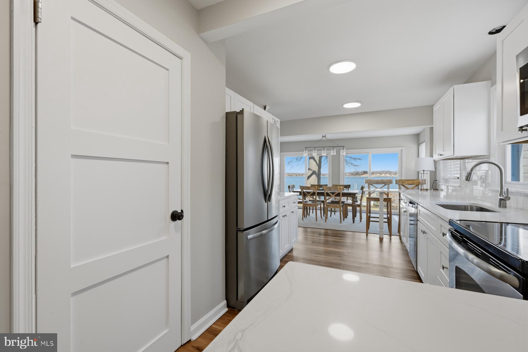 3476 South River Terrace Edgewater, MD 21037 - Photo 15 of 65 Kitchen