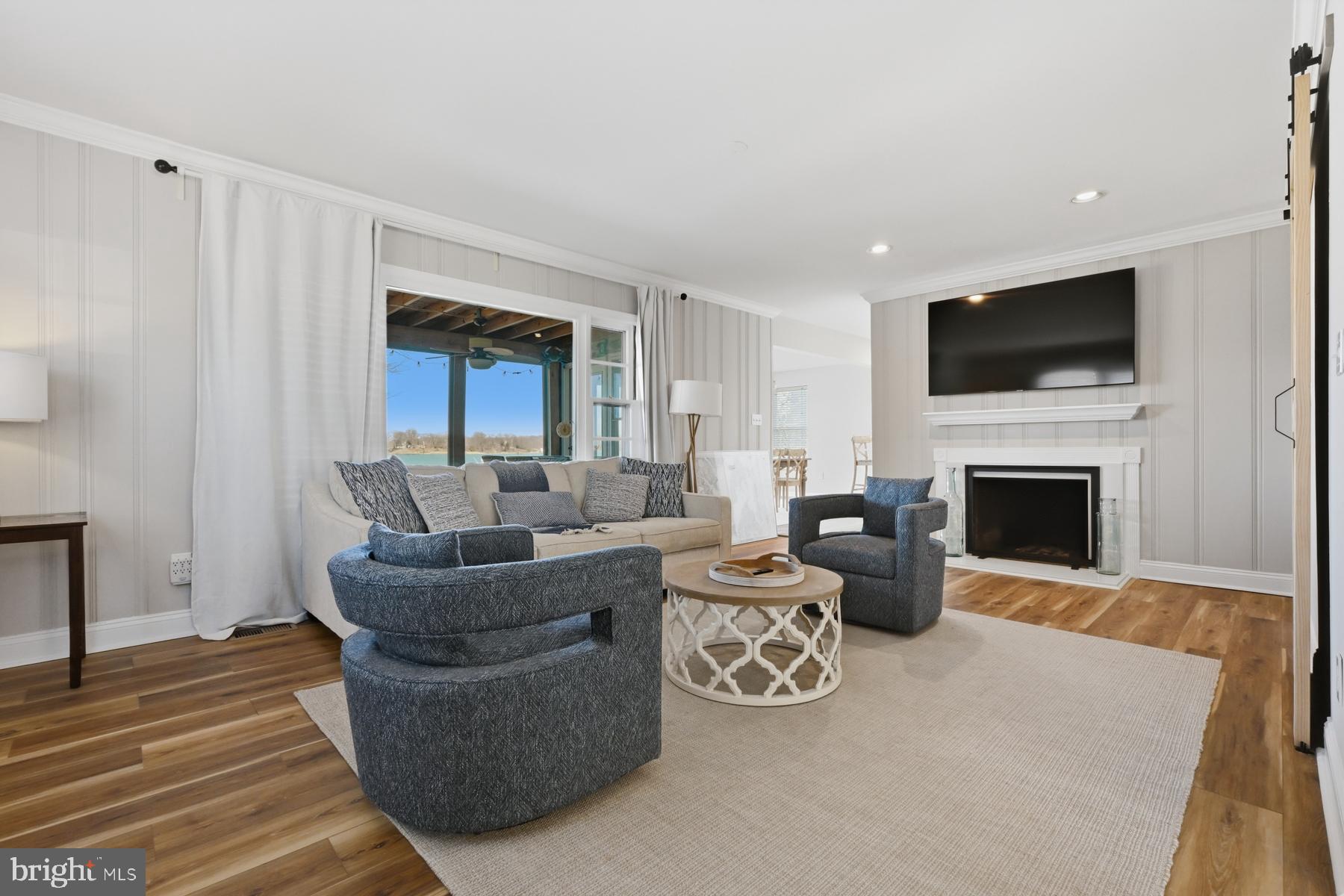 3476 South River Terrace Edgewater, MD 21037 - Photo 20 of 65 Family Room