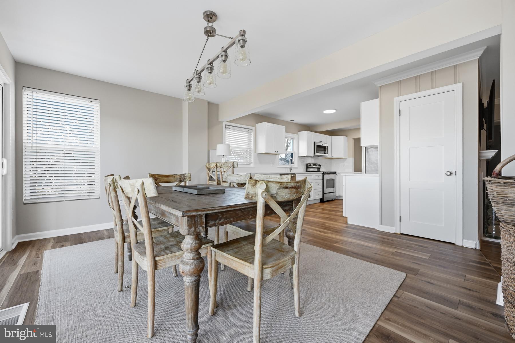 3476 South River Terrace Edgewater, MD 21037 - Photo 26 of 65 Dining Room w/ South River Views
