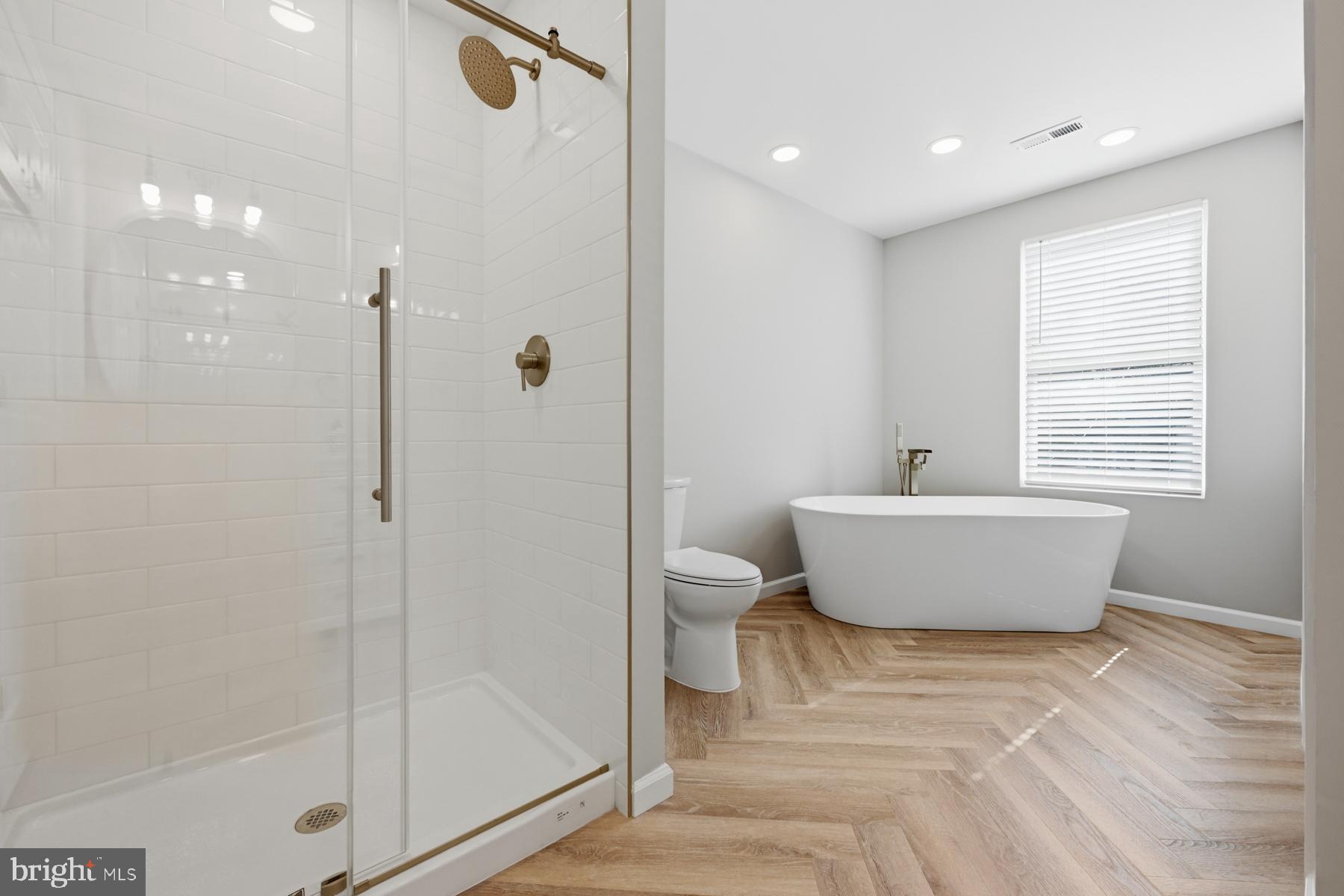 3476 South River Terrace Edgewater, MD 21037 - Photo 38 of 65 Primary Bathroom
