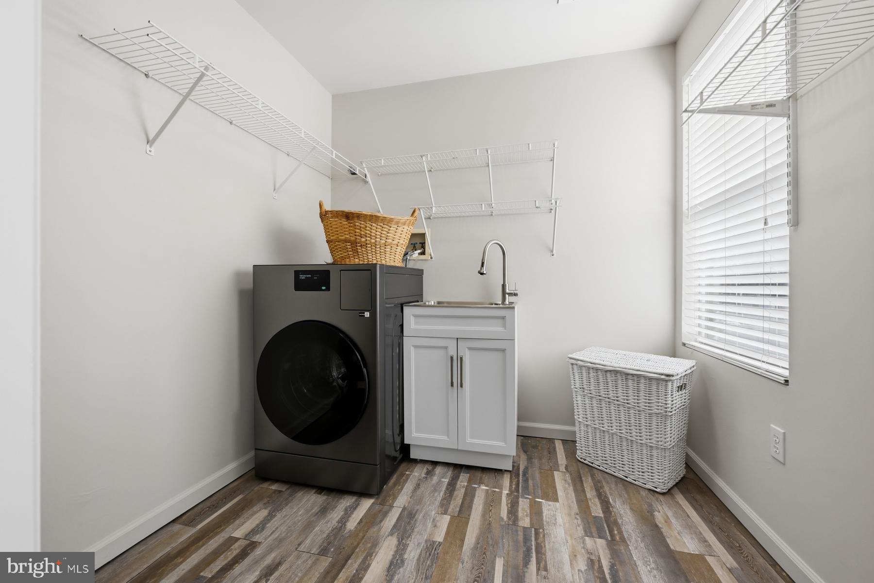 3476 South River Terrace Edgewater, MD 21037 - Photo 45 of 65 Upper Level Laundry w/washer/dryer combo
