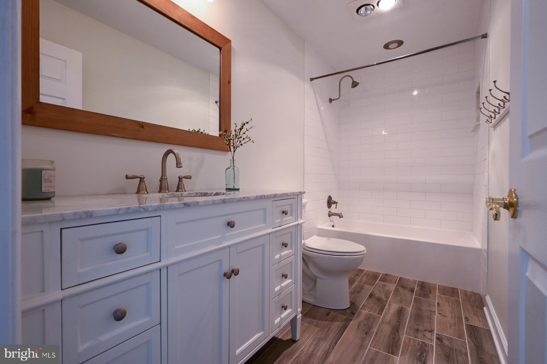 3476 South River Terrace Edgewater, MD 21037 - Photo 46 of 65 Guest Full Bath Upper Level