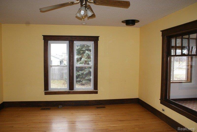 44 South Elba Road Lapeer, MI 48446 - Photo 15 of 22 DSC06713.JPG