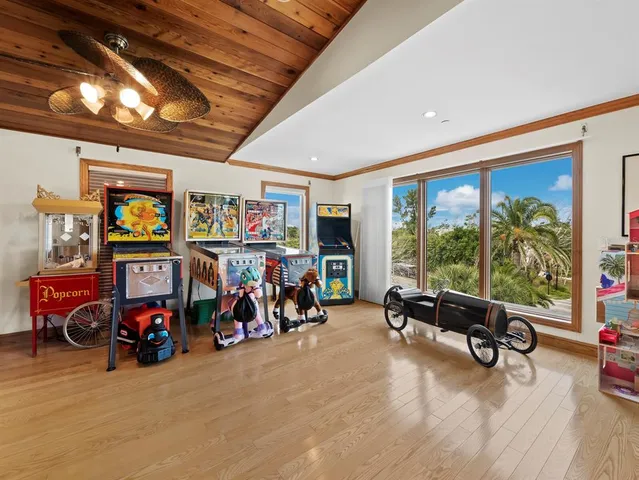 $15,550,000 | 6685 Gulf Of Mexico Drive, Longboat Key, FL 34228