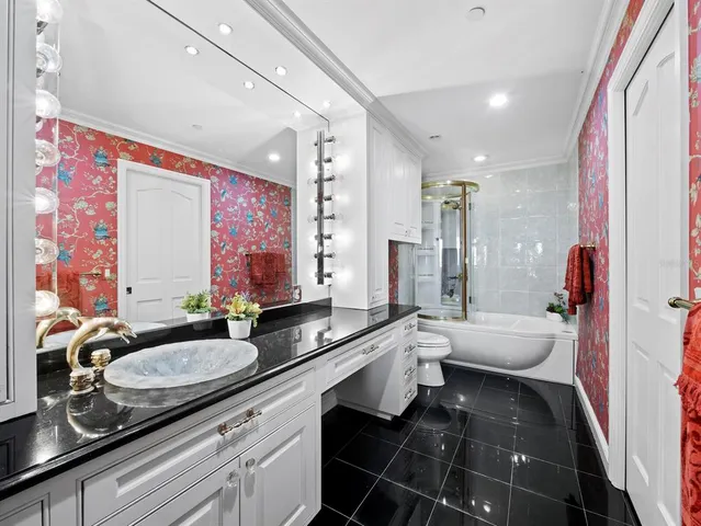 $15,550,000 | 6685 Gulf Of Mexico Drive, Longboat Key, FL 34228