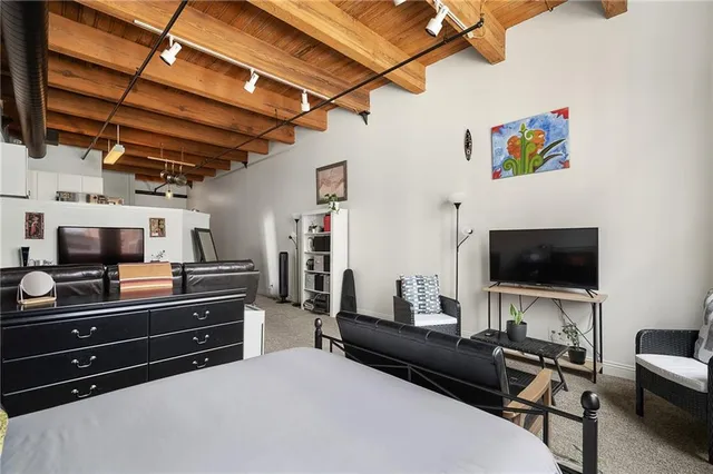 $150,000 | 700 Broadway Boulevard, Unit 210, Kansas City, MO 64105