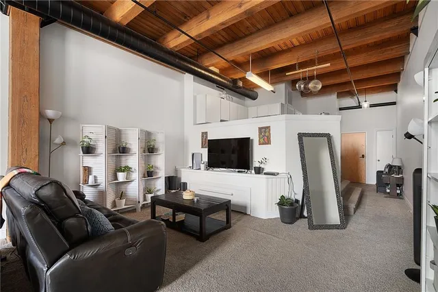 $150,000 | 700 Broadway Boulevard, Unit 210, Kansas City, MO 64105