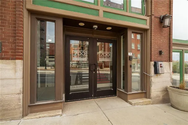 $150,000 | 700 Broadway Boulevard, Unit 210, Kansas City, MO 64105
